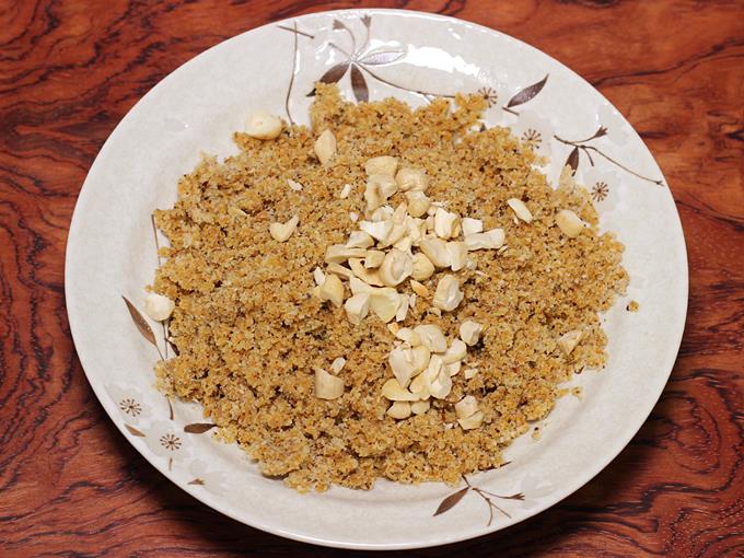 add chopped roasted cashews