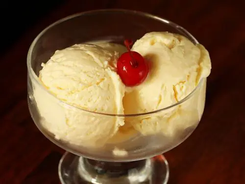 Custard powder ice cream | Eggless custard ice cream