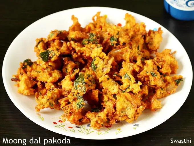 moong dal pakoda