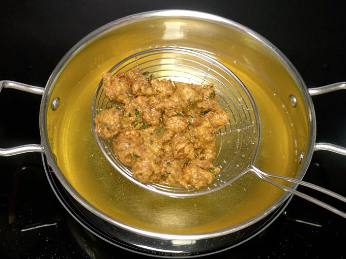 crunchy and golden mutton keema pakora