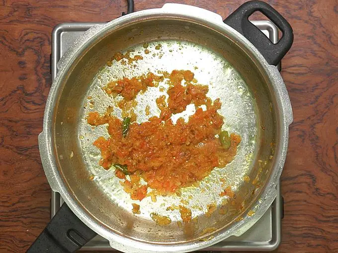 frying tomatoes