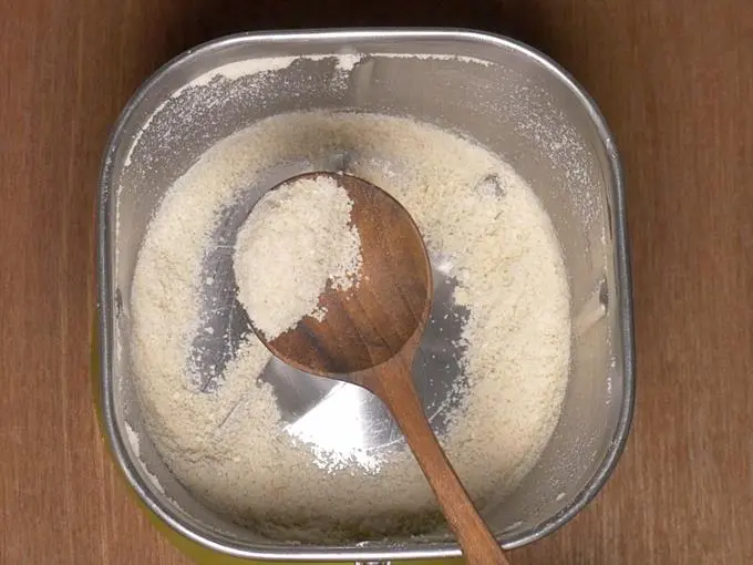 fine powder of cashews poha