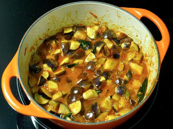 water to make brinjal curry