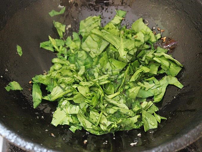 Add palak and stir fry
