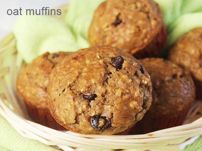 banana oat muffins