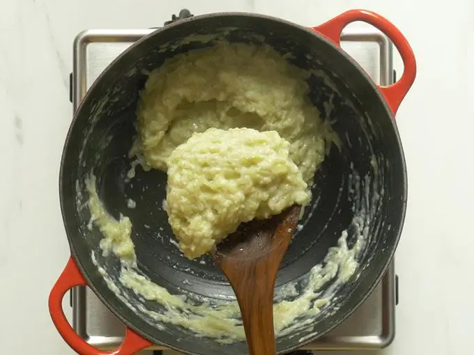 cooking lauki ka halwa until thick