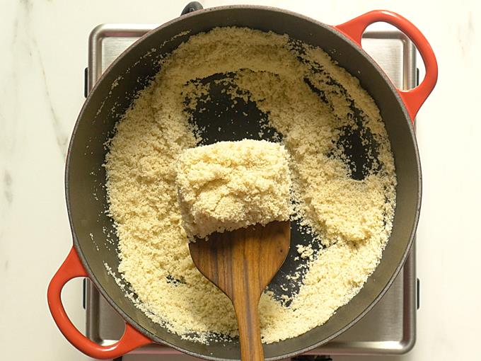 roasting suji to make rava kesari recipe