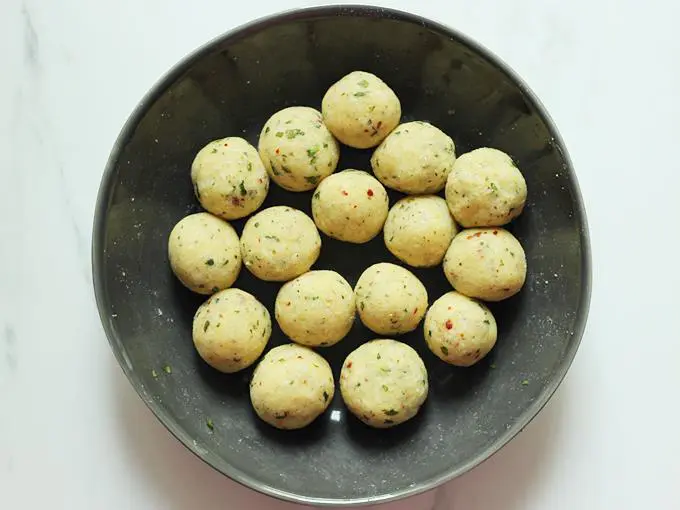Divide the mixture to balls for cheese balls recipe