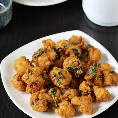 Cauliflower pakoda