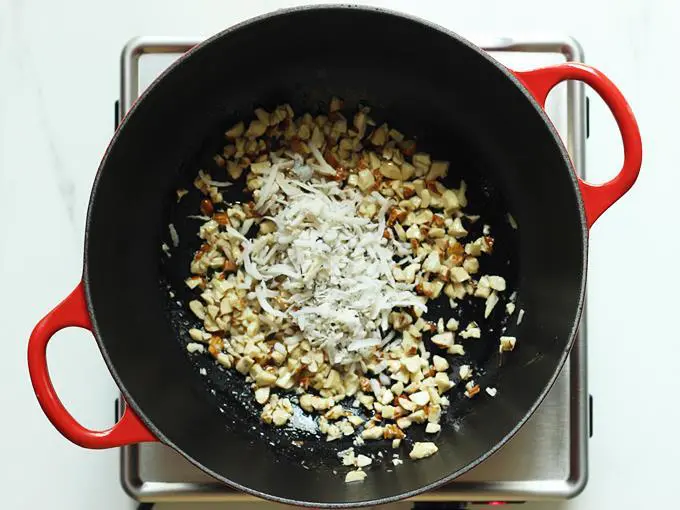 frying coconut to make gond ladoo