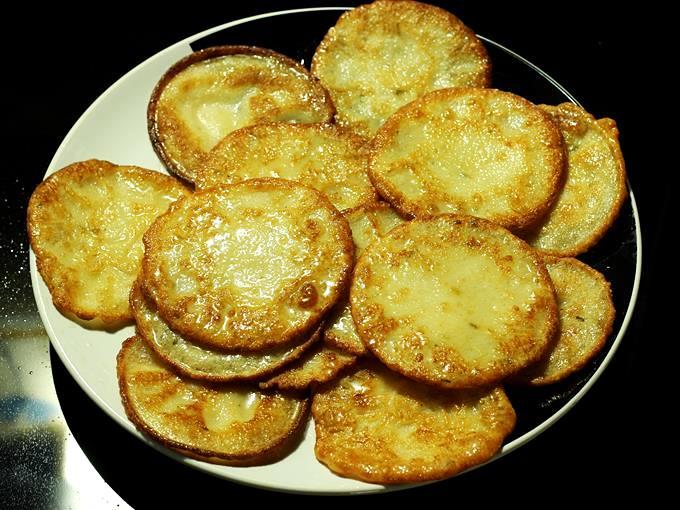 spread malpuas on a serving tray