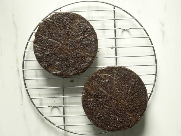 How to make chocolate cake  with eggs    Swasthi s Recipes - 13