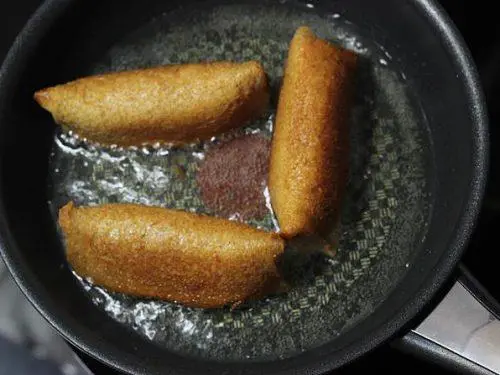 shallow frying bread roll