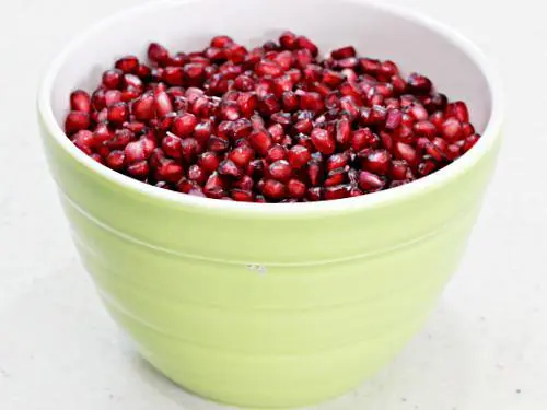 pomegranate seeds to make juice