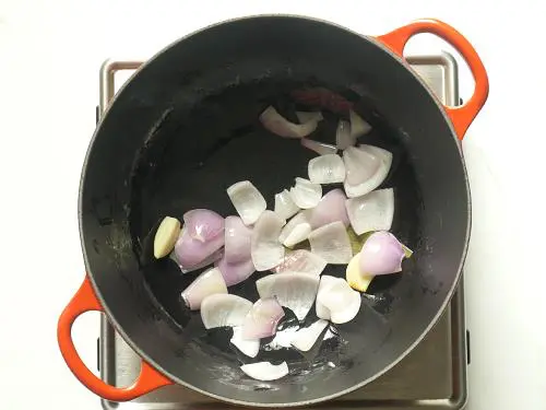 fried ingredients to make tomato soup