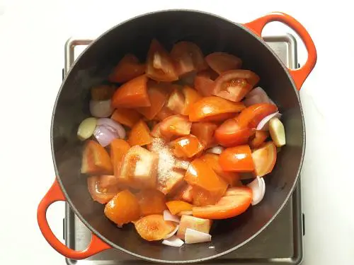 frying tomatoes with salt for tomato soup recipe