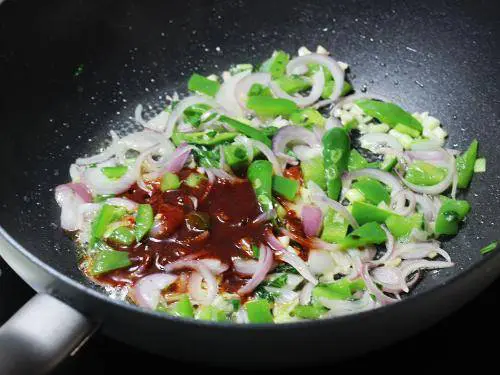 pouring sauce to the pan