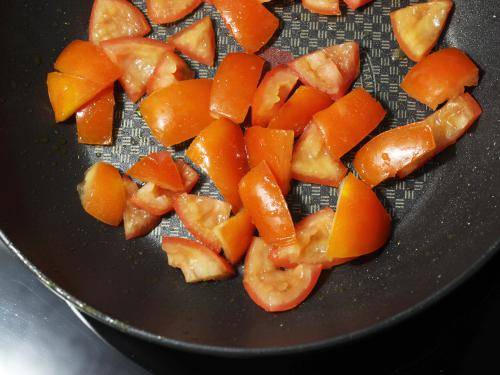 frying tomatoes