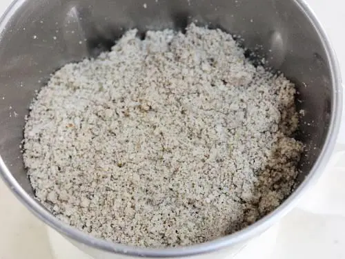 powdered almonds in a blender to make almond powder