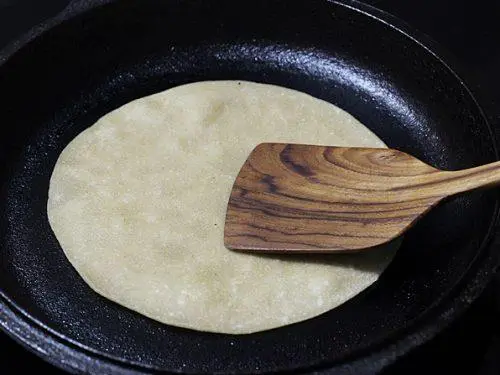 toasting roti for roll