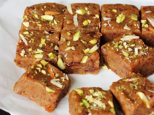 Dates halwa burfi   Swasthi s Recipes - 94