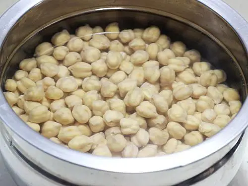 soaking chickpeas in a bowl