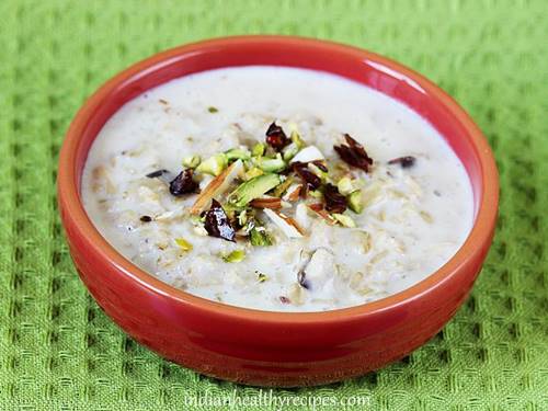 oatmeal with dried fruits