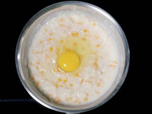 adding egg to oats egg porridge