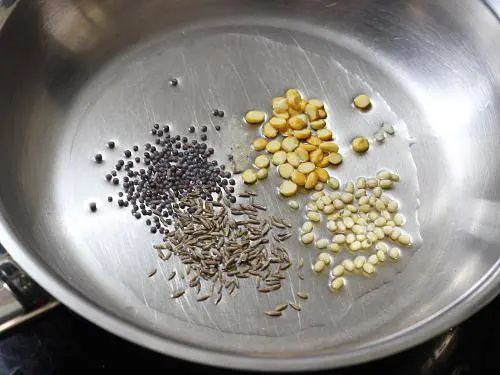 tempering ingredients for quinoa upma