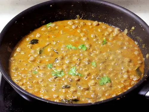 Simmering soya chunks curry
