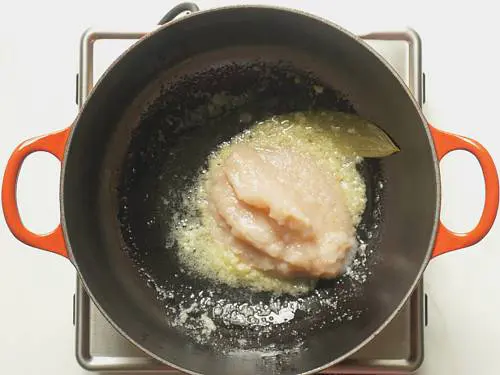 adding onion paste