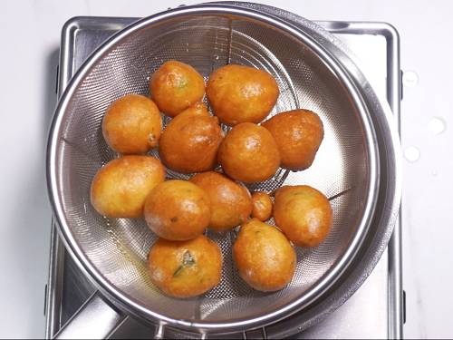 Goli baje recipe  Mangalore bajji    Swasthi s Recipes - 70