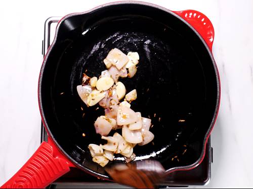 frying onions and cumin