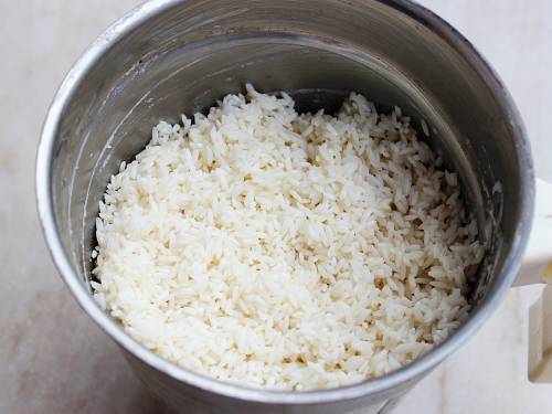 drained rice in mixer