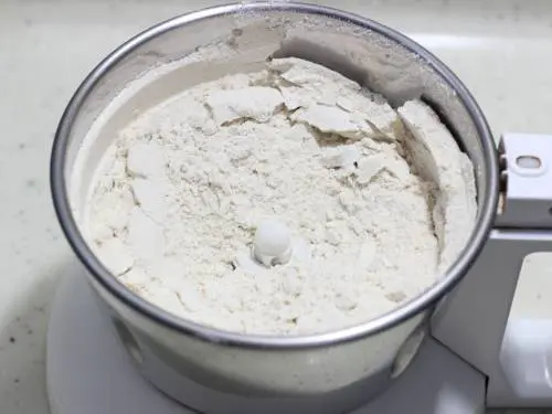 powdered sugar in blender