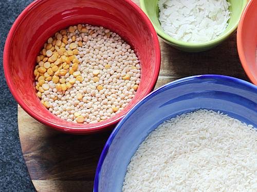 soaking lentils and rice for uttapam batter