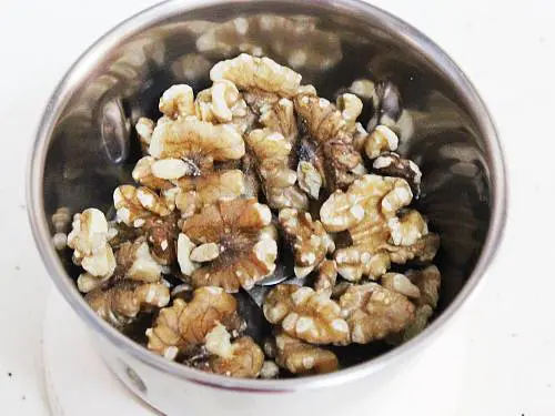 walnuts in a blender jar