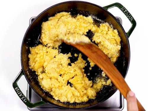 frying moong dal in ghee