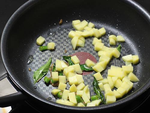 frying boiled potatoes