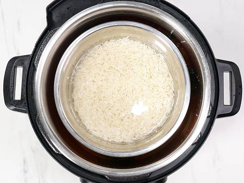 placing the rice bowl in instant pot