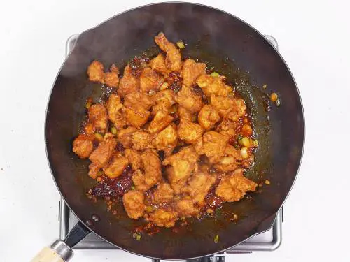 szechuan chicken in spicy and hot sauce