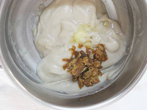 cooked wheat flour halwa