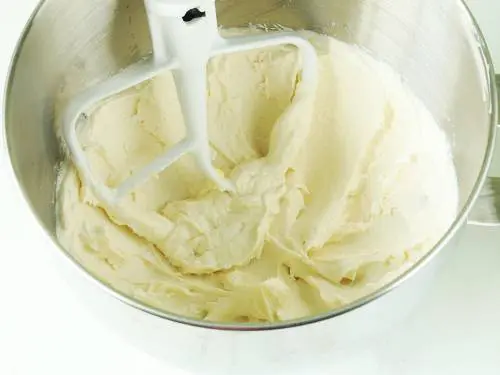 smooth texture of vanilla buttercream frosting