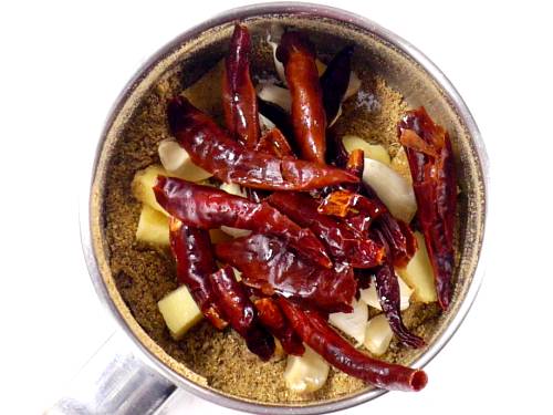 soaked red chilies to make vindaloo paste