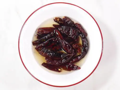 soaked red chilies in vinegar