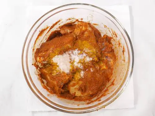 marinating chicken with vindaloo paste