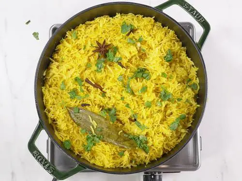 garnish rice with turmeric