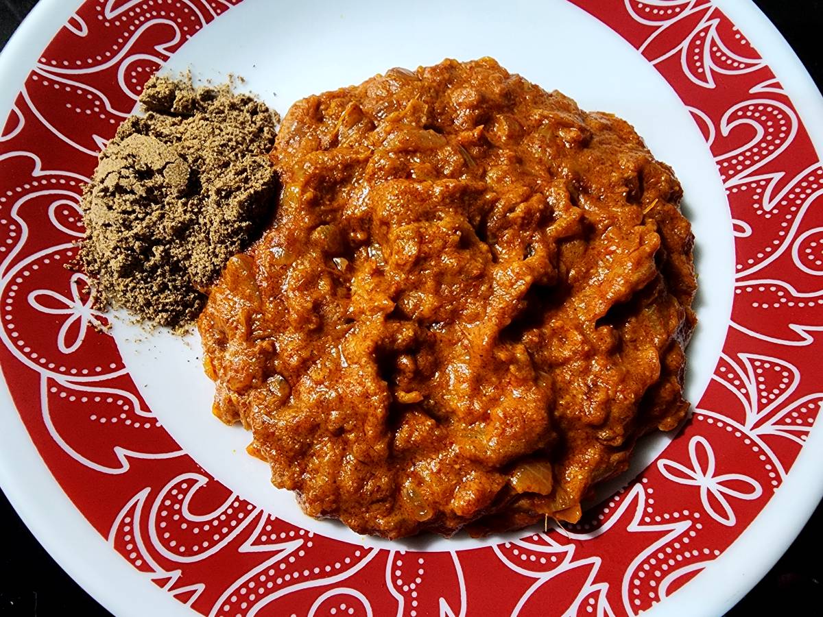 preparation of stuffing with achari masala