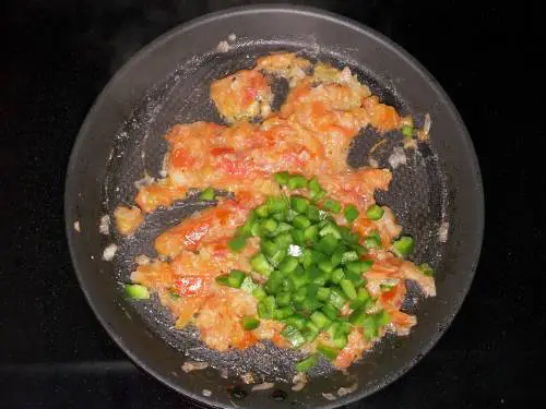 frying capsicum to make masala pav