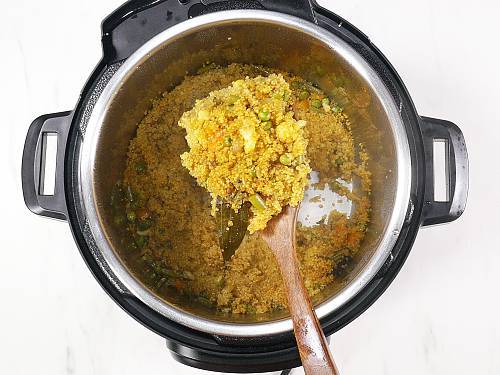 Quinoa pulao  vegetable quinoa pilaf    Swasthi s Recipes - 80
